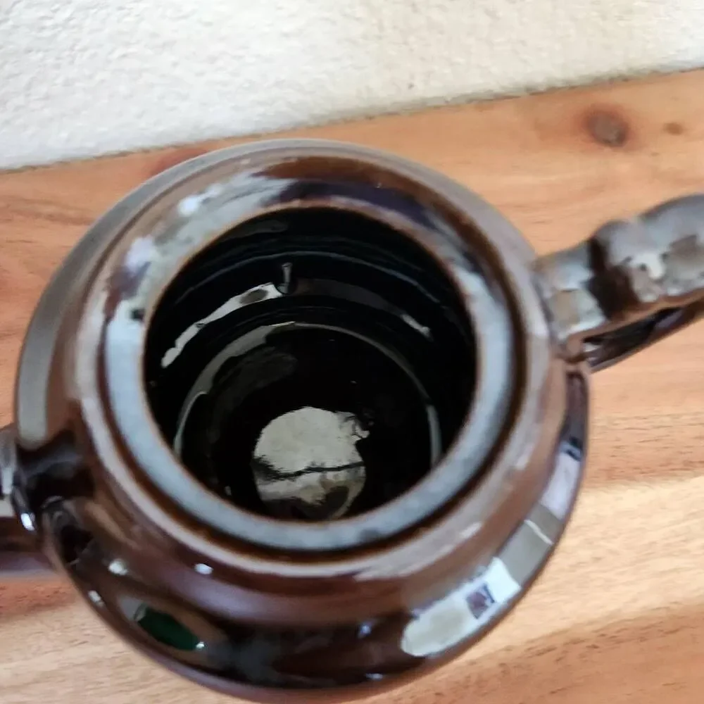 Black glossy Chinese teapot small with lid